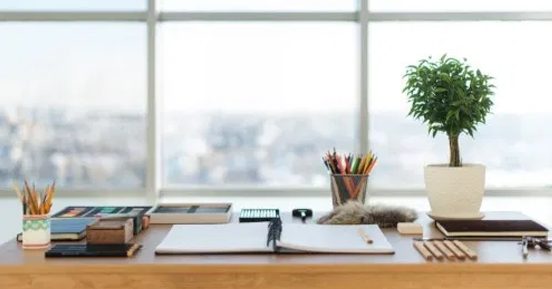 Clear the clutter! Tips to organize your desk