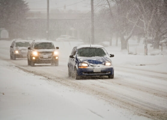 holiday travel, workplace safety 556x400 cars traveling